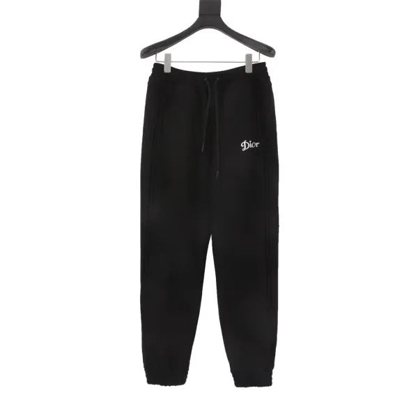 christian-dior-sweatpants-embroidered-logo