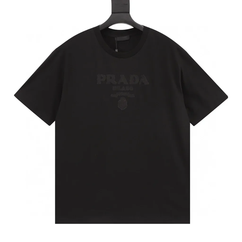 prada-minimal-logo-black-t-shirt-4
